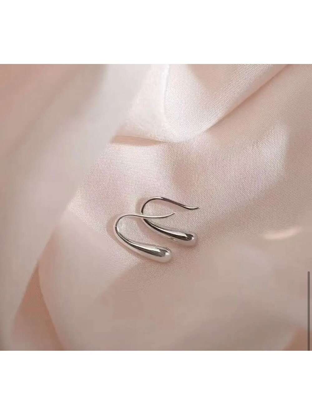 New - Simple and Elegant White K Minimalist Water Drop Earrings